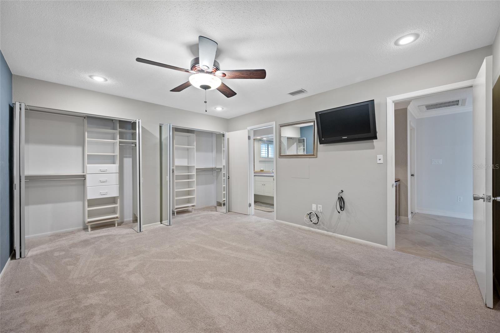 TB8467916 Property Photo