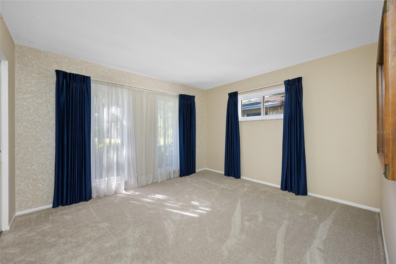 TB8467916 Property Photo