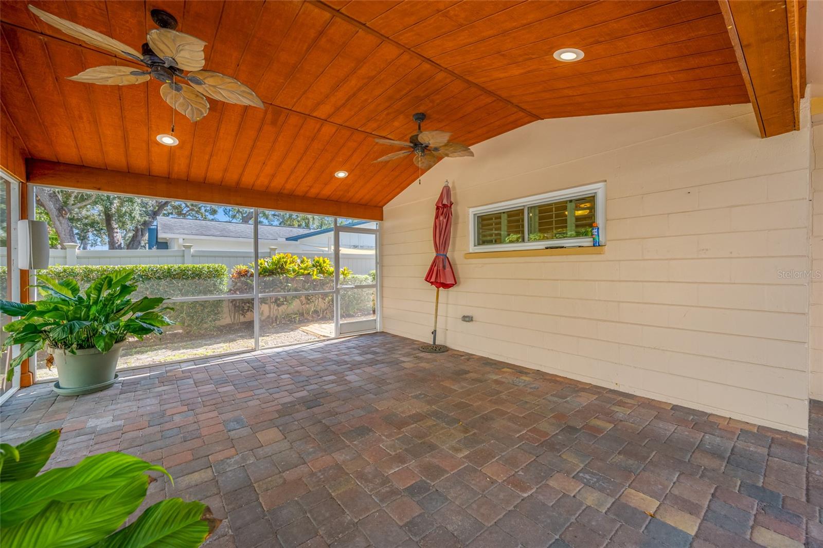 TB8467916 Property Photo