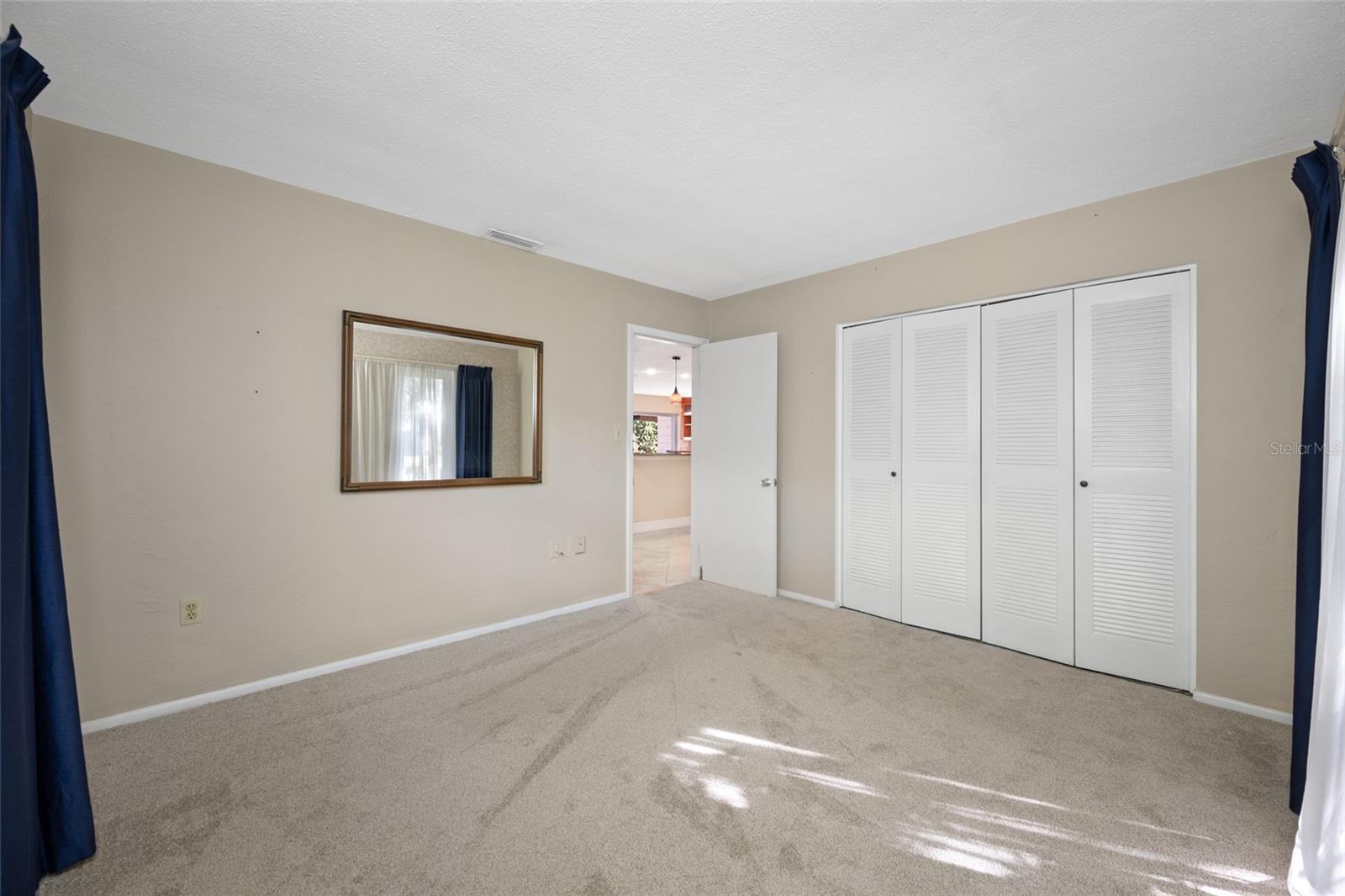 TB8467916 Property Photo