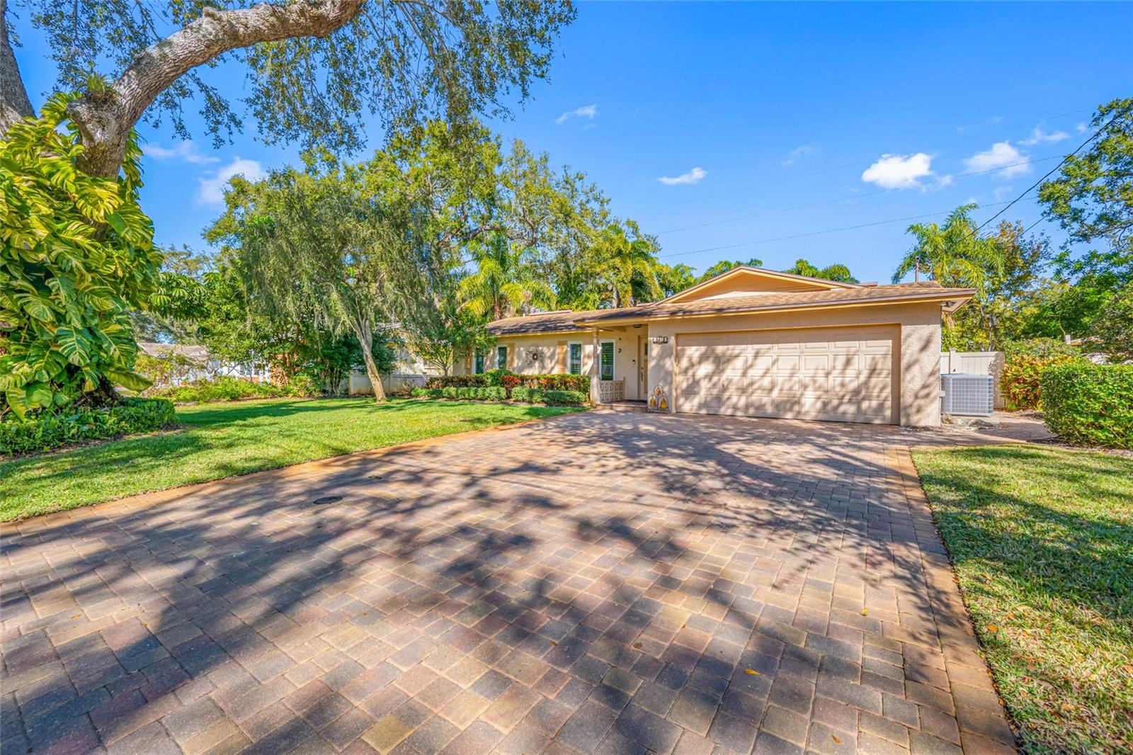 TB8467916 Property Photo