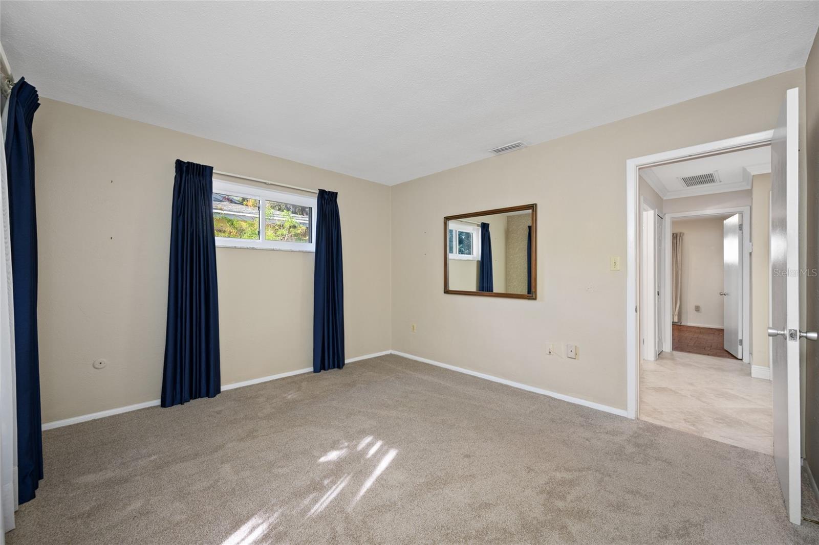 TB8467916 Property Photo