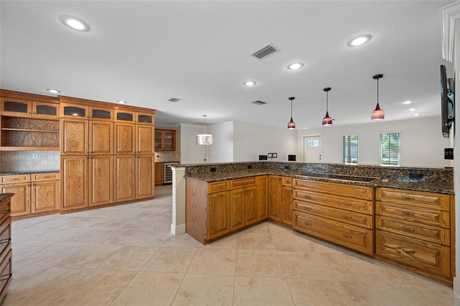 TB8467916 Property Photo