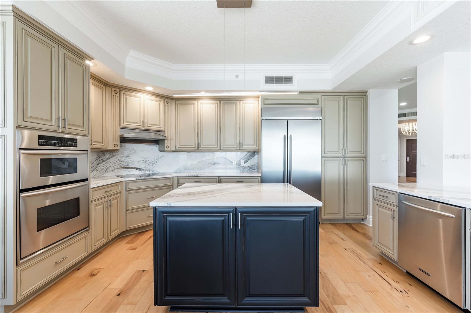 TB8467929 Property Photo