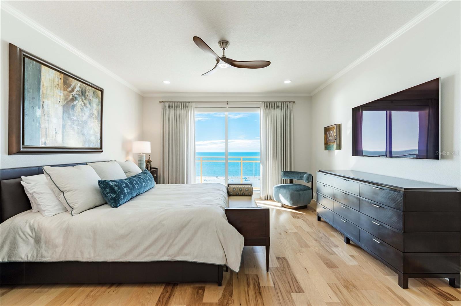 TB8467929 Property Photo