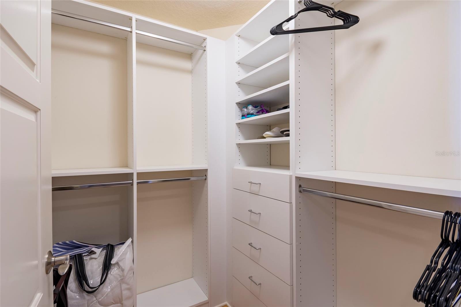 TB8467929 Property Photo