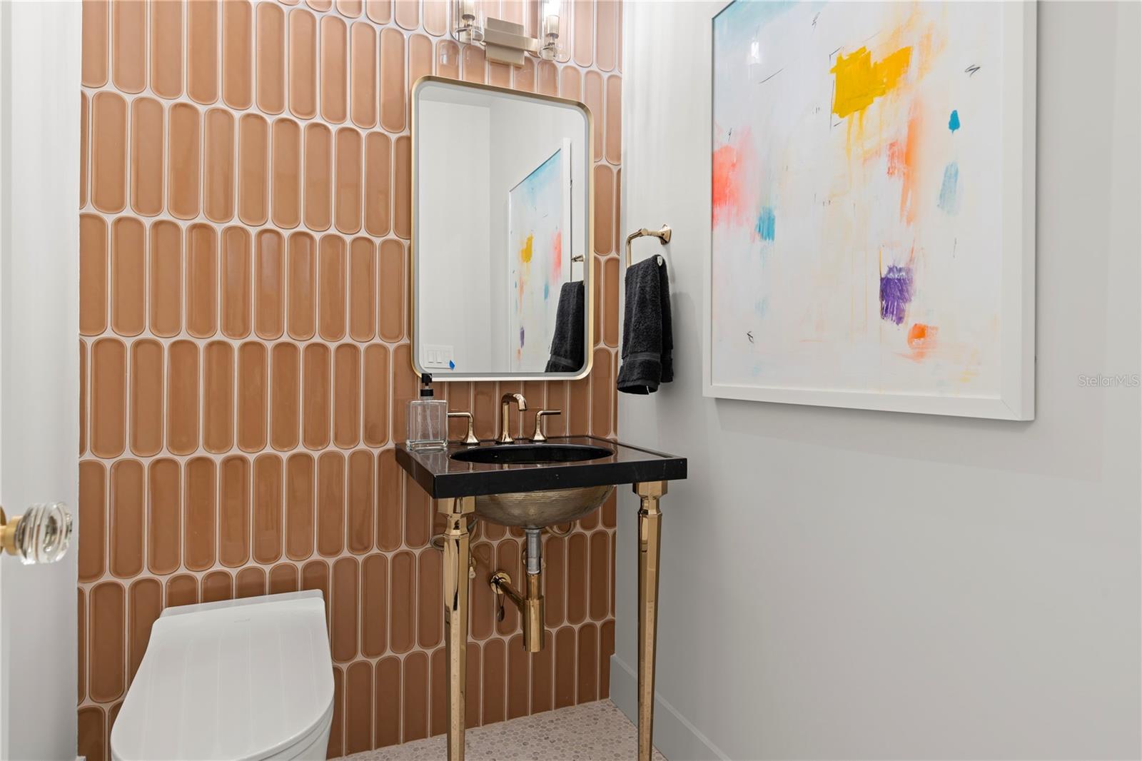 O6376319 Property Photo