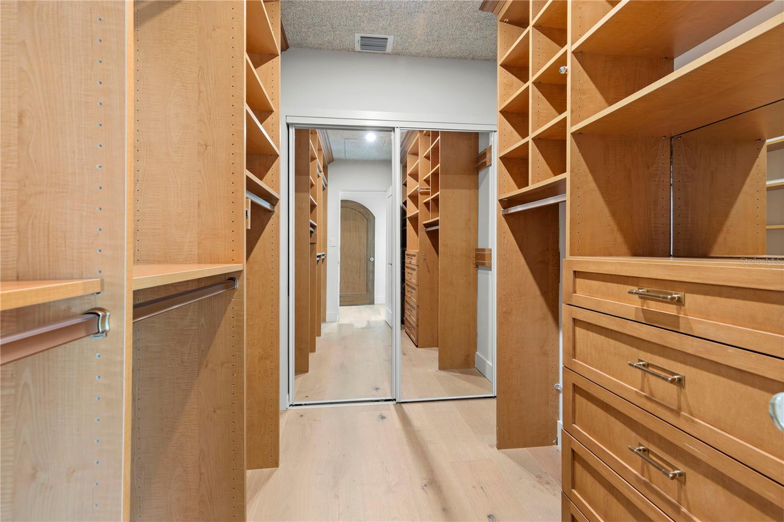 O6376319 Property Photo