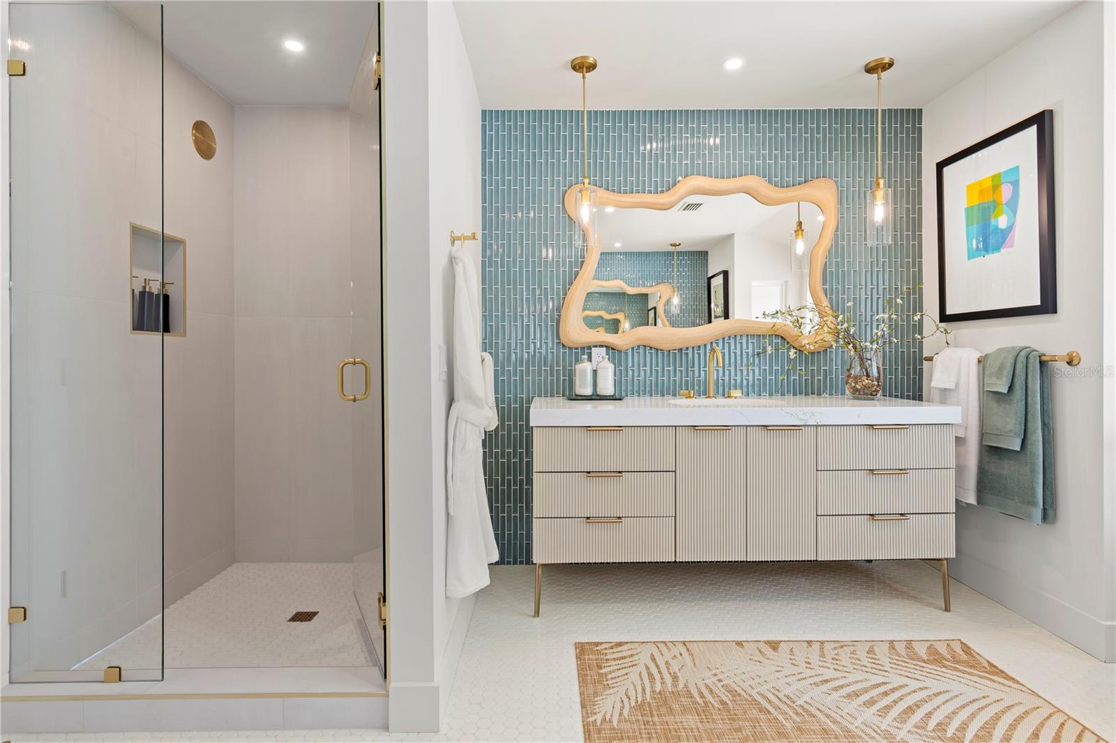 O6376319 Property Photo