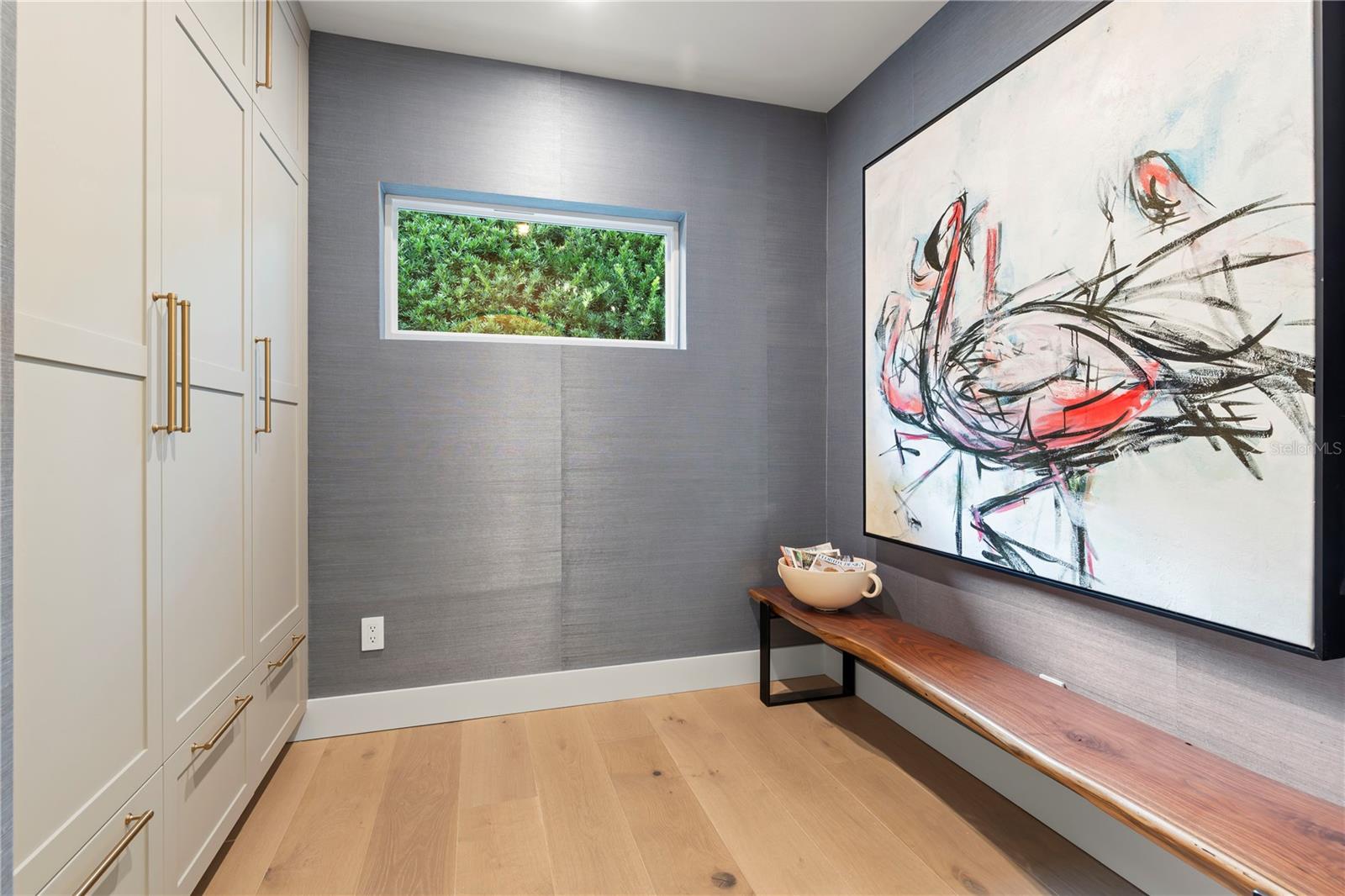 O6376319 Property Photo