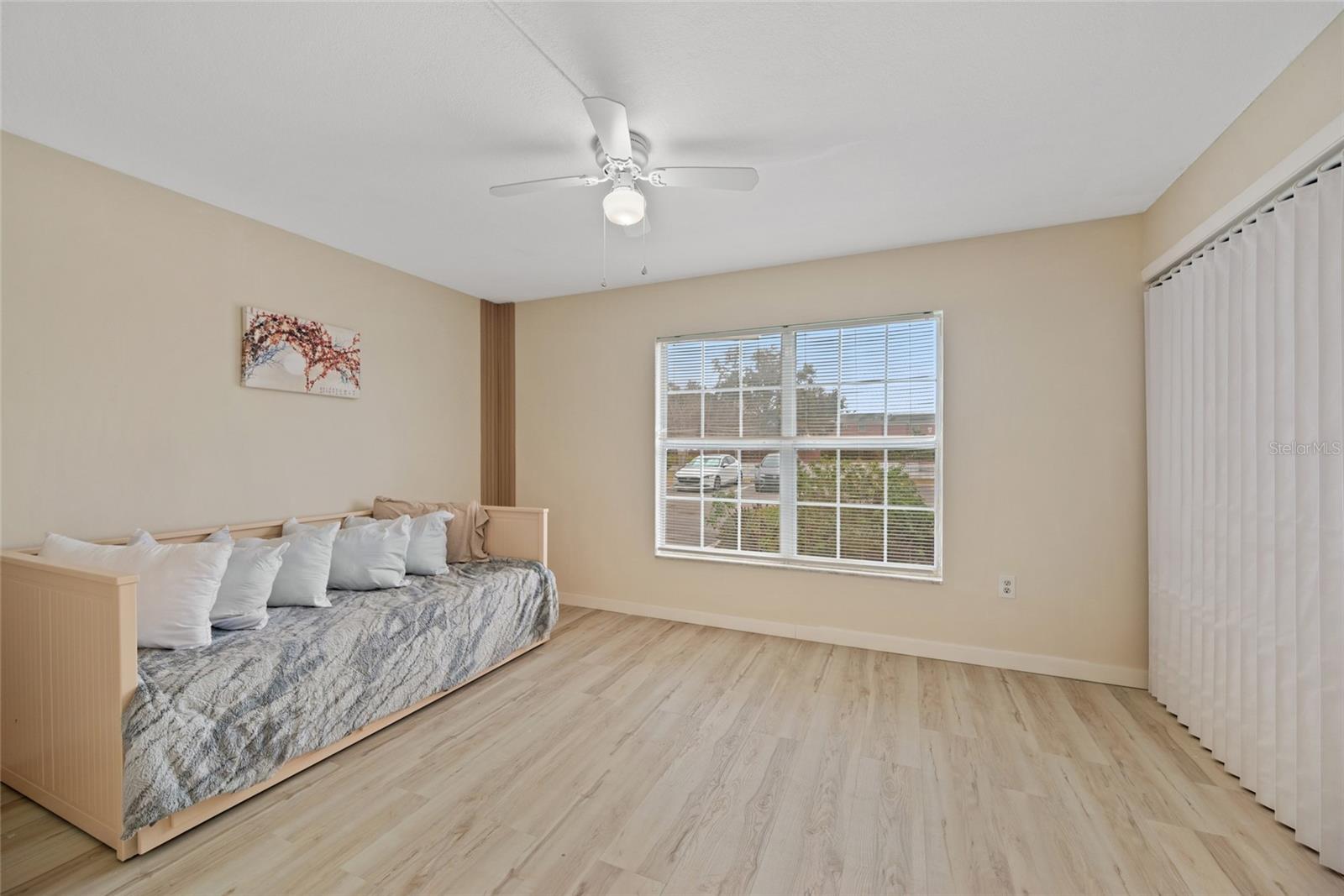 1290 83RD AVE N #B, ST PETERSBURG, FL, 33702