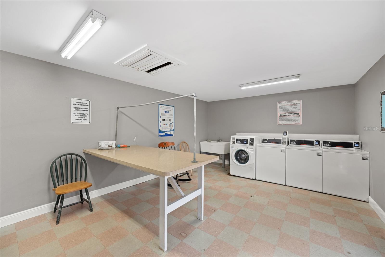 1290 83RD AVE N #B, ST PETERSBURG, FL, 33702