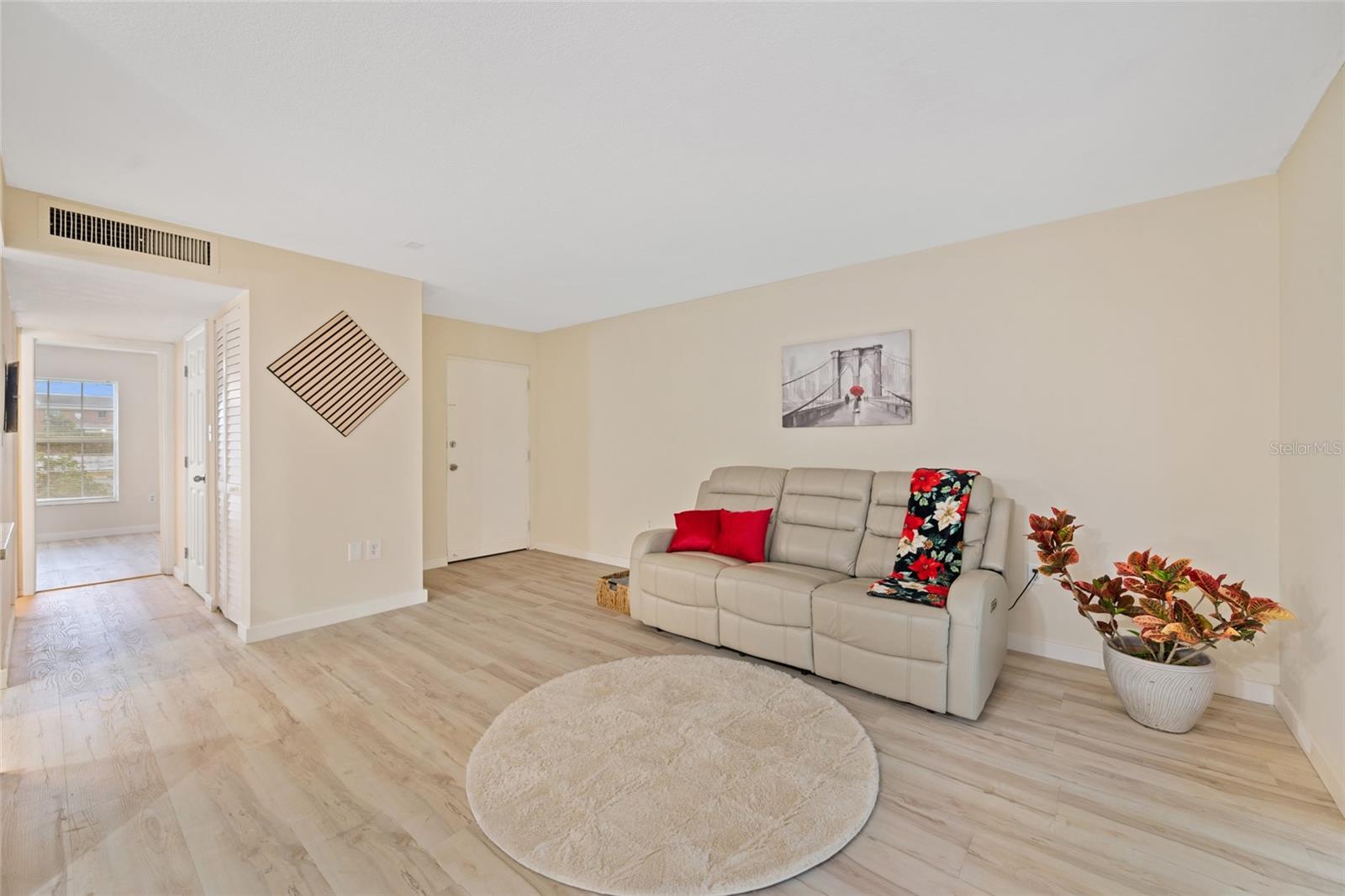 1290 83RD AVE N #B, ST PETERSBURG, FL, 33702