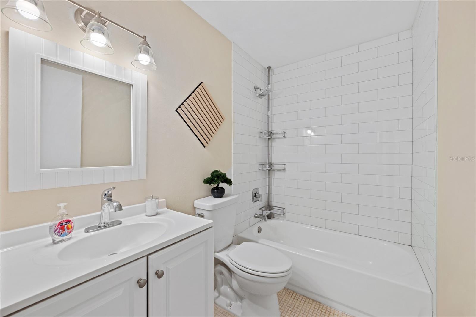 1290 83RD AVE N #B, ST PETERSBURG, FL, 33702