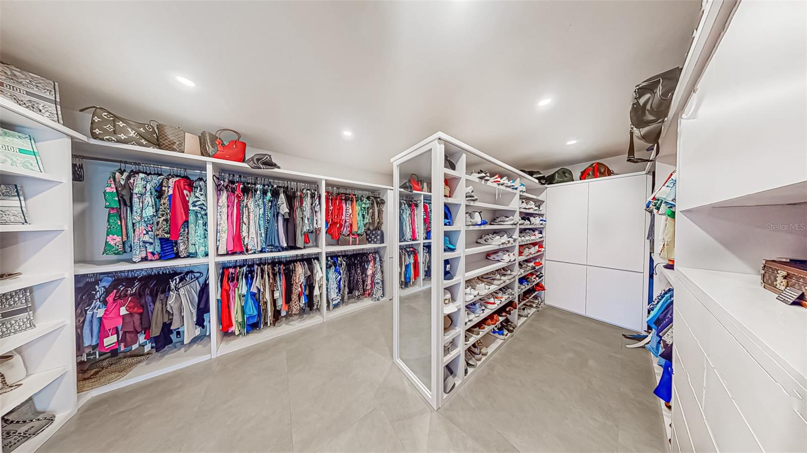 PR9118749 Property Photo