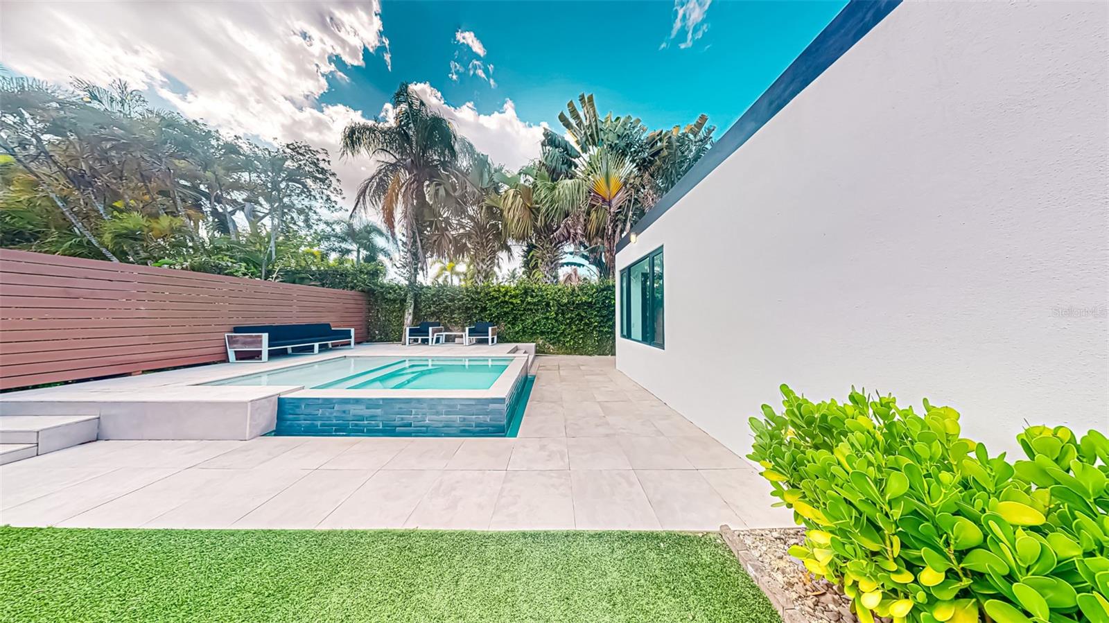 PR9118749 Property Photo