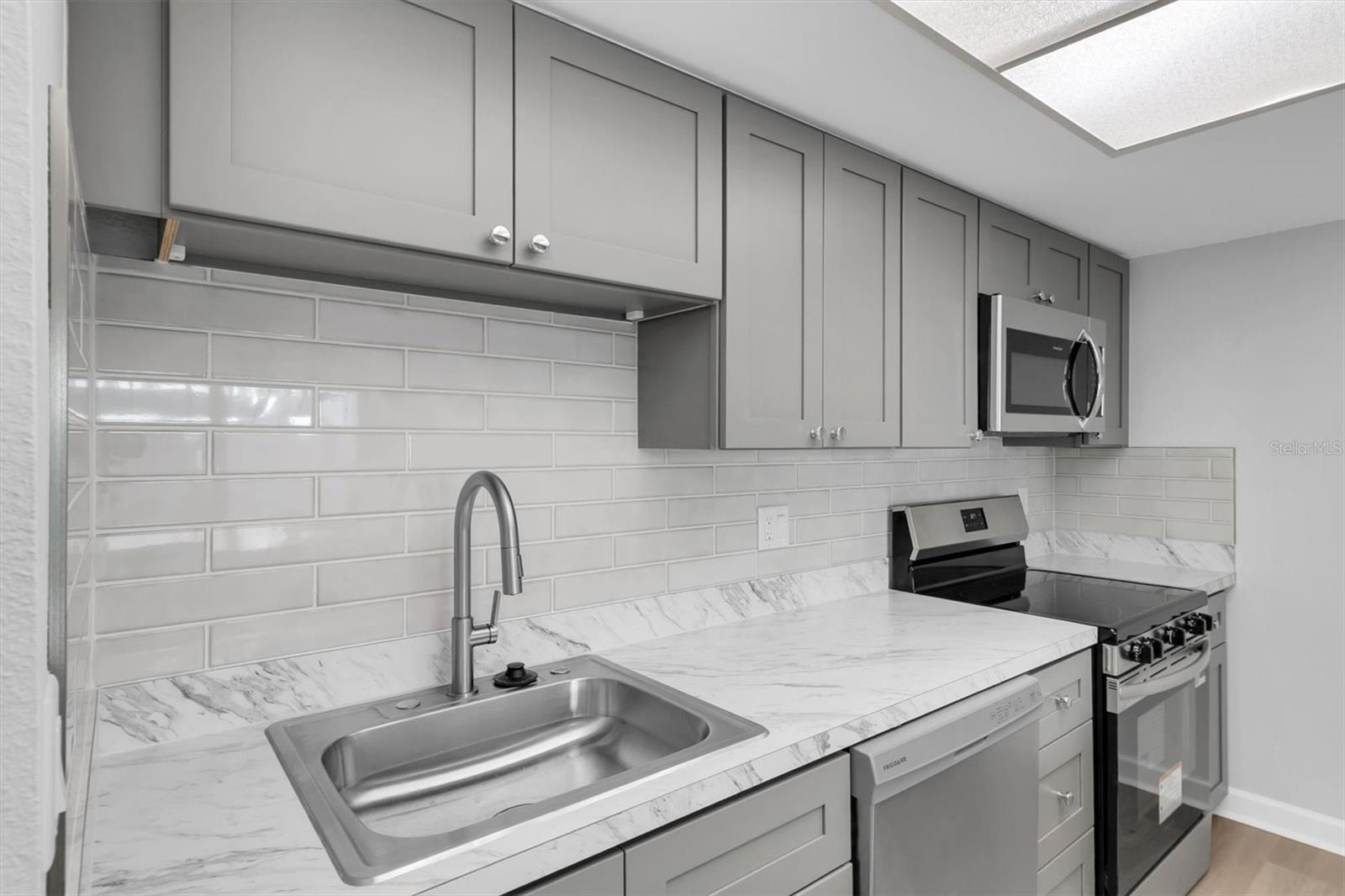 1 WINDRUSH BLVD #87, INDIAN ROCKS BEACH, FL, 33785