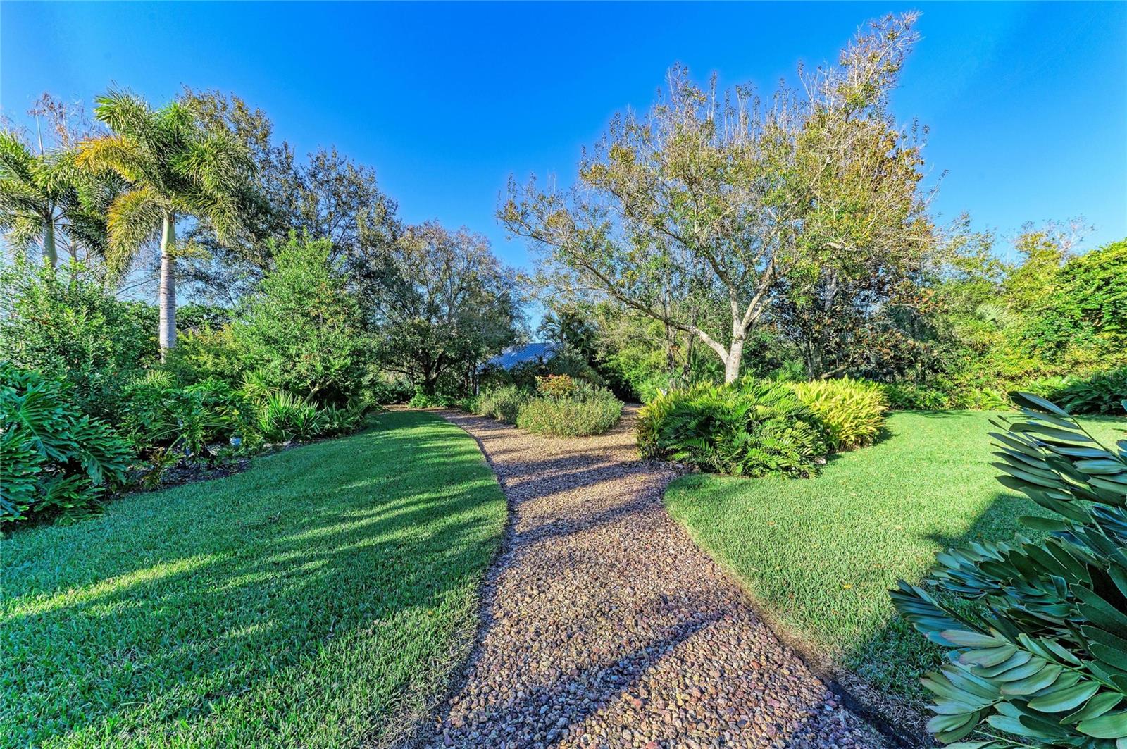 39321 WASHINGTON LOOP RD, PUNTA GORDA, FL, 33982