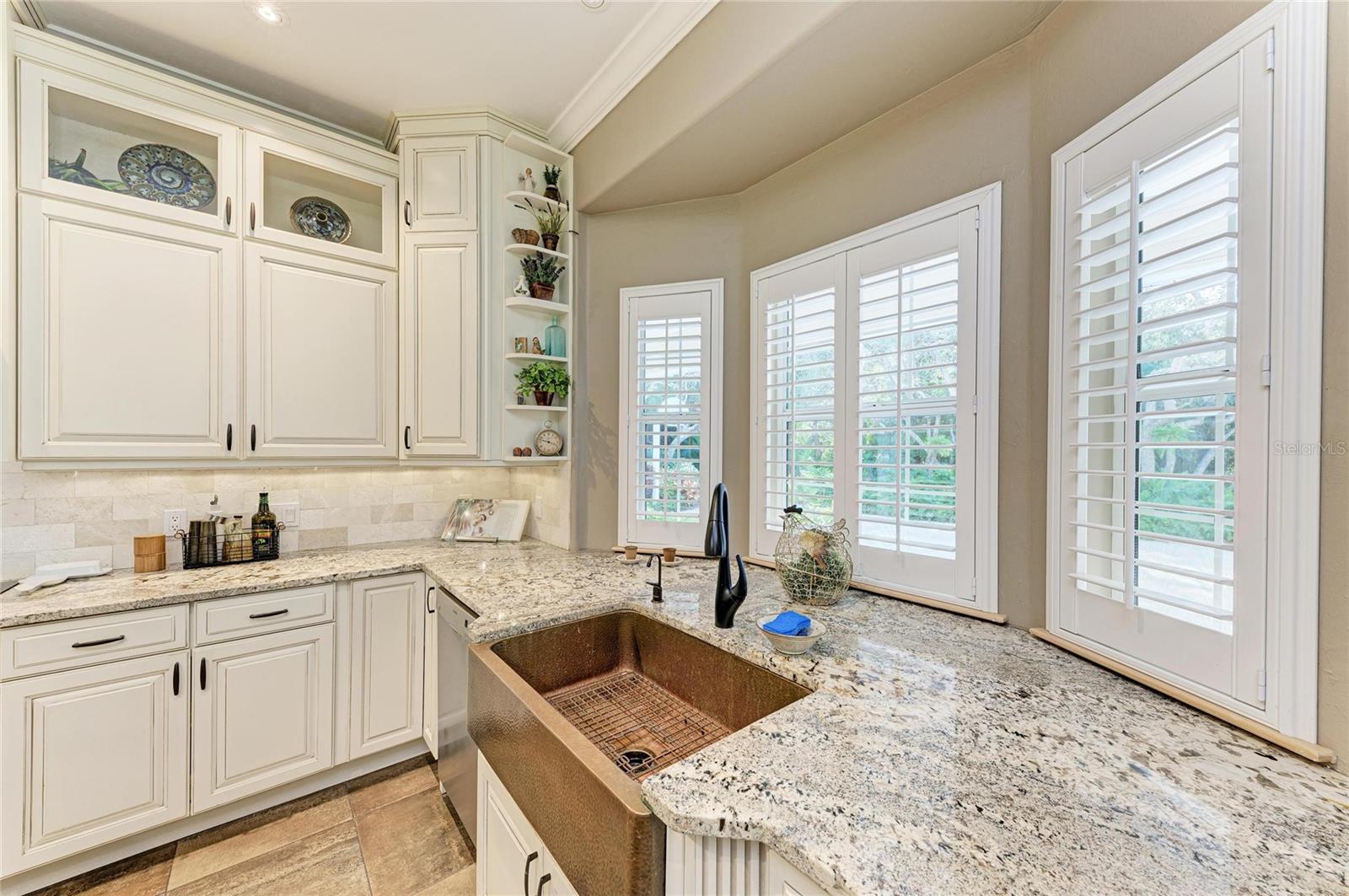 39321 WASHINGTON LOOP RD, PUNTA GORDA, FL, 33982