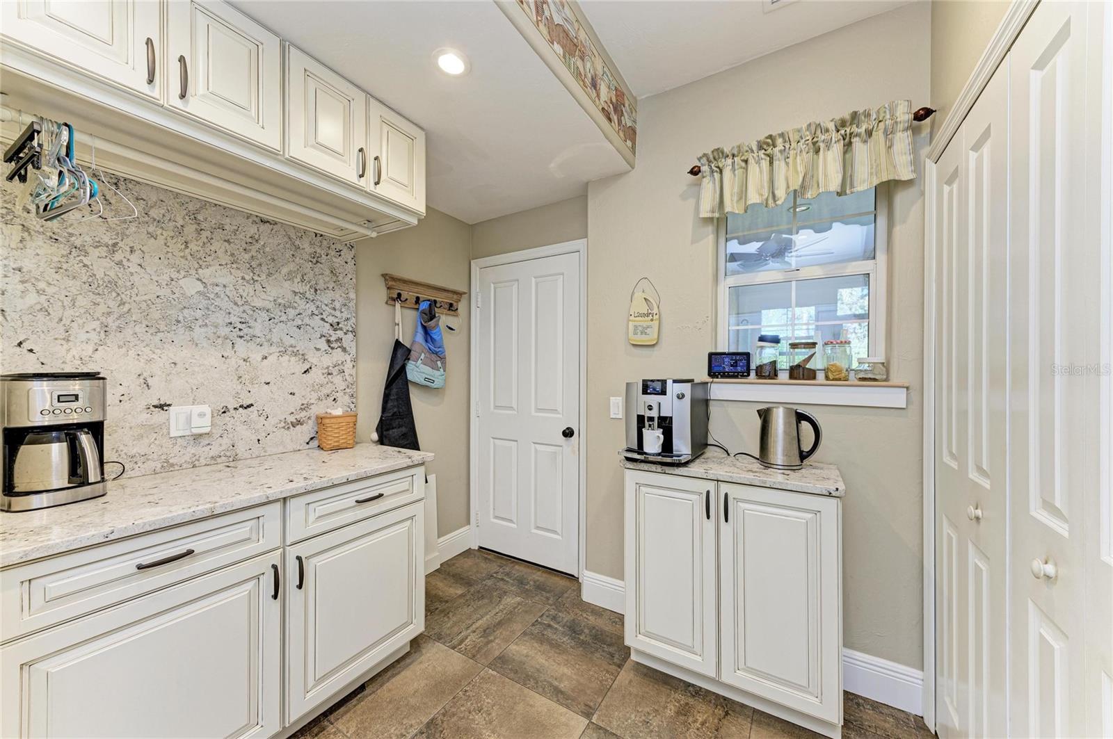 39321 WASHINGTON LOOP RD, PUNTA GORDA, FL, 33982