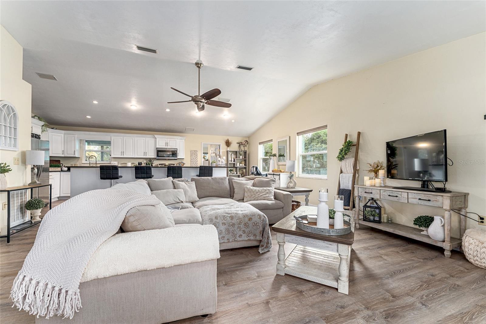 OM717276 Property Photo