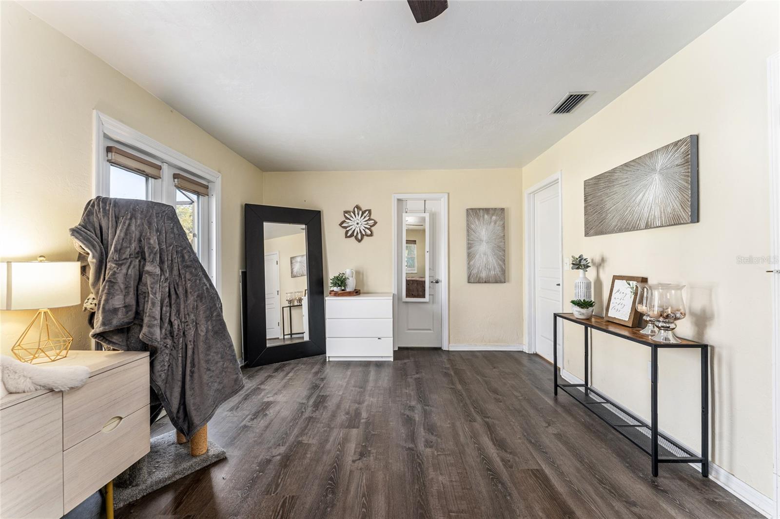 OM717276 Property Photo