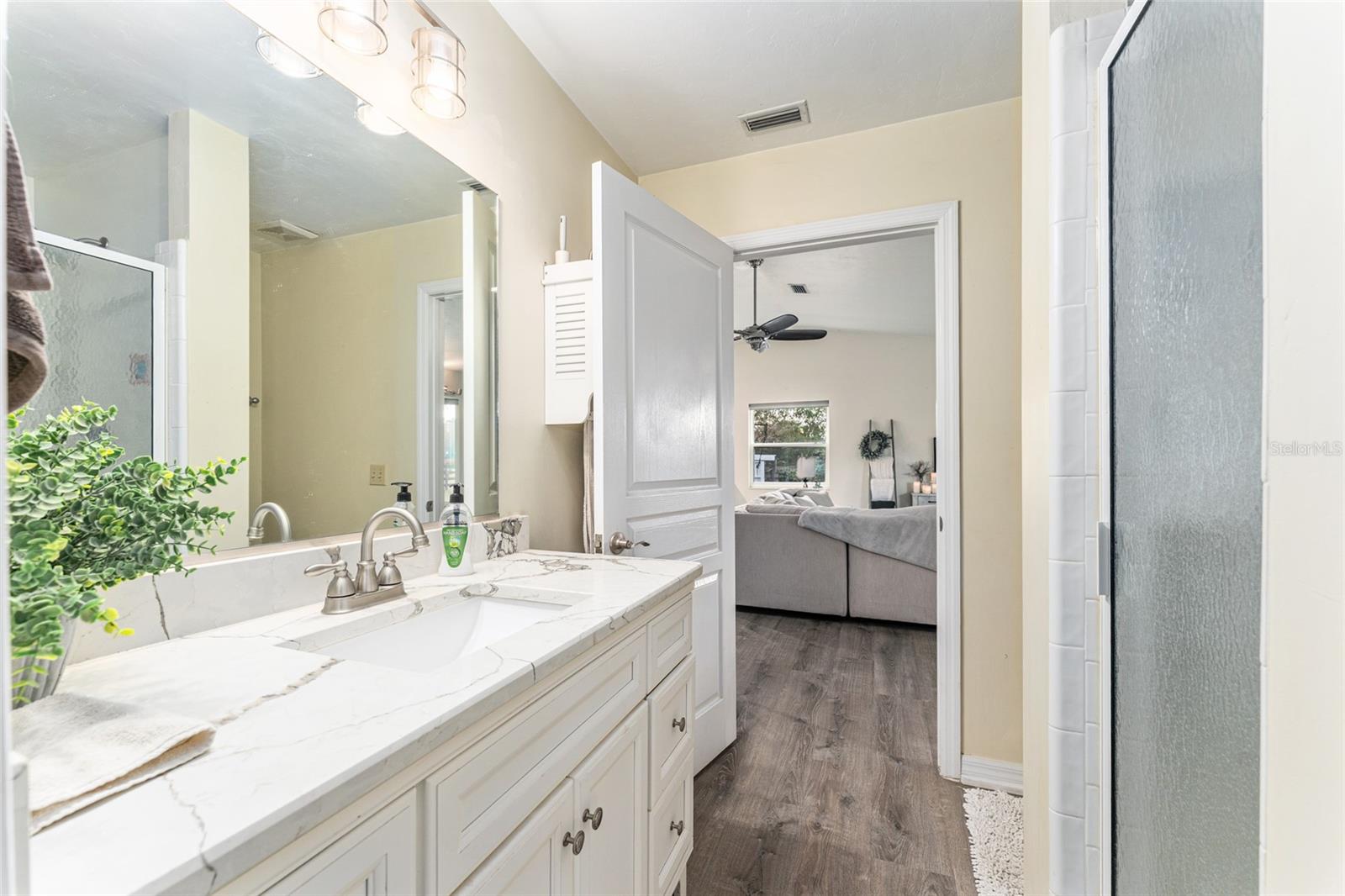 OM717276 Property Photo