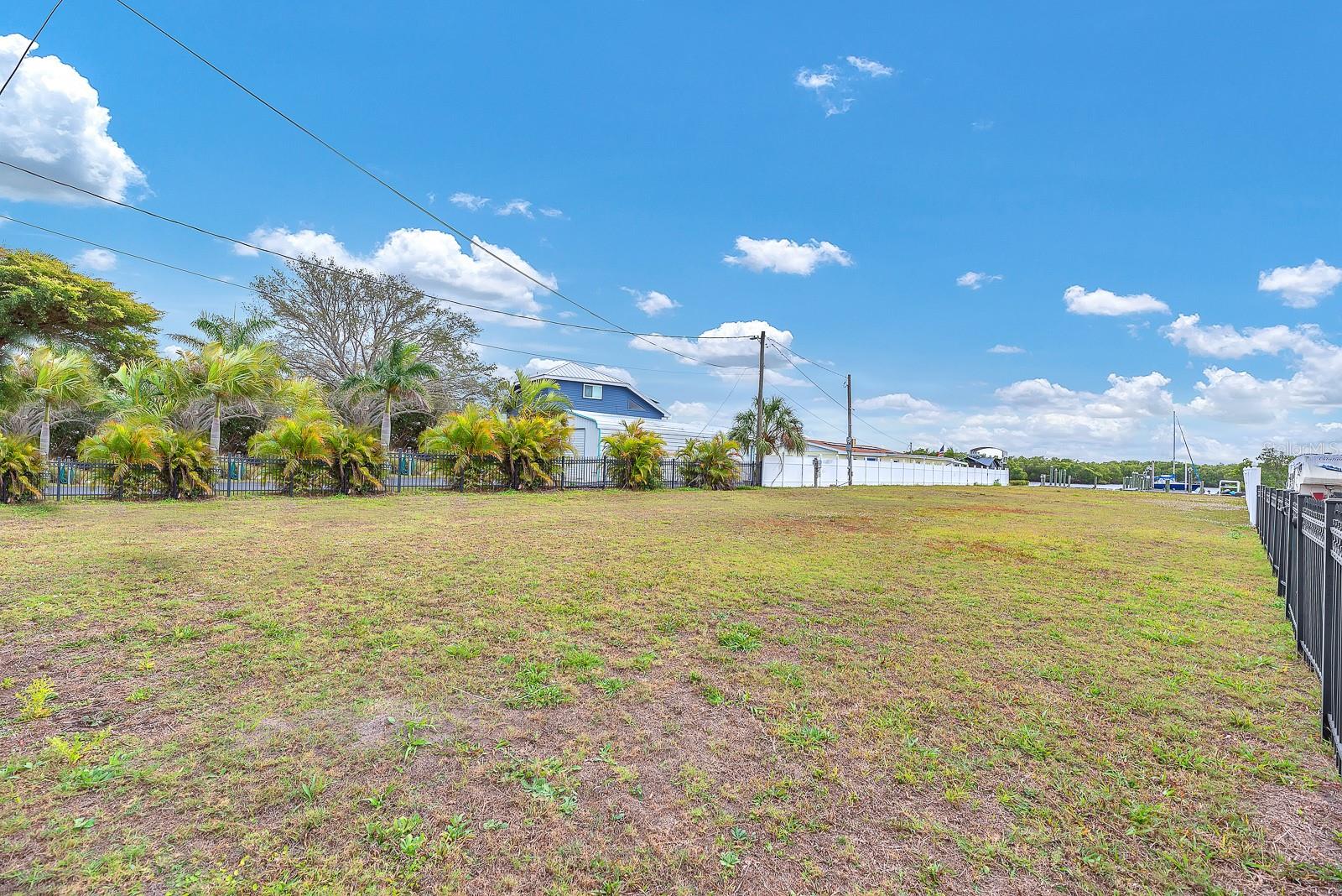 3304 W SHELL POINT RD, RUSKIN, FL, 33570