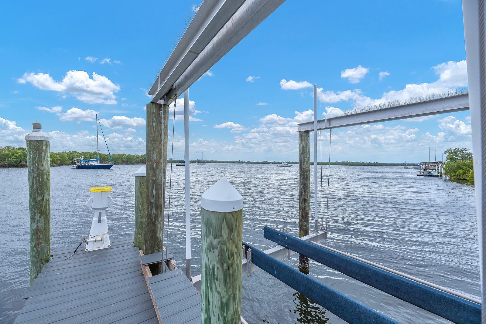 3304 W SHELL POINT RD, RUSKIN, FL, 33570