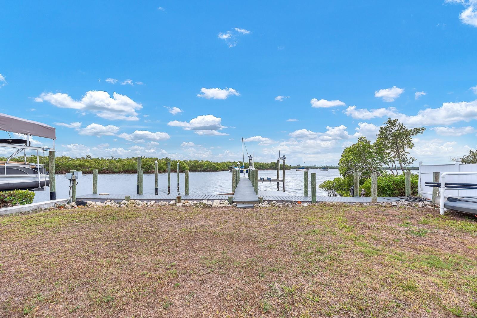 3304 W SHELL POINT RD, RUSKIN, FL, 33570