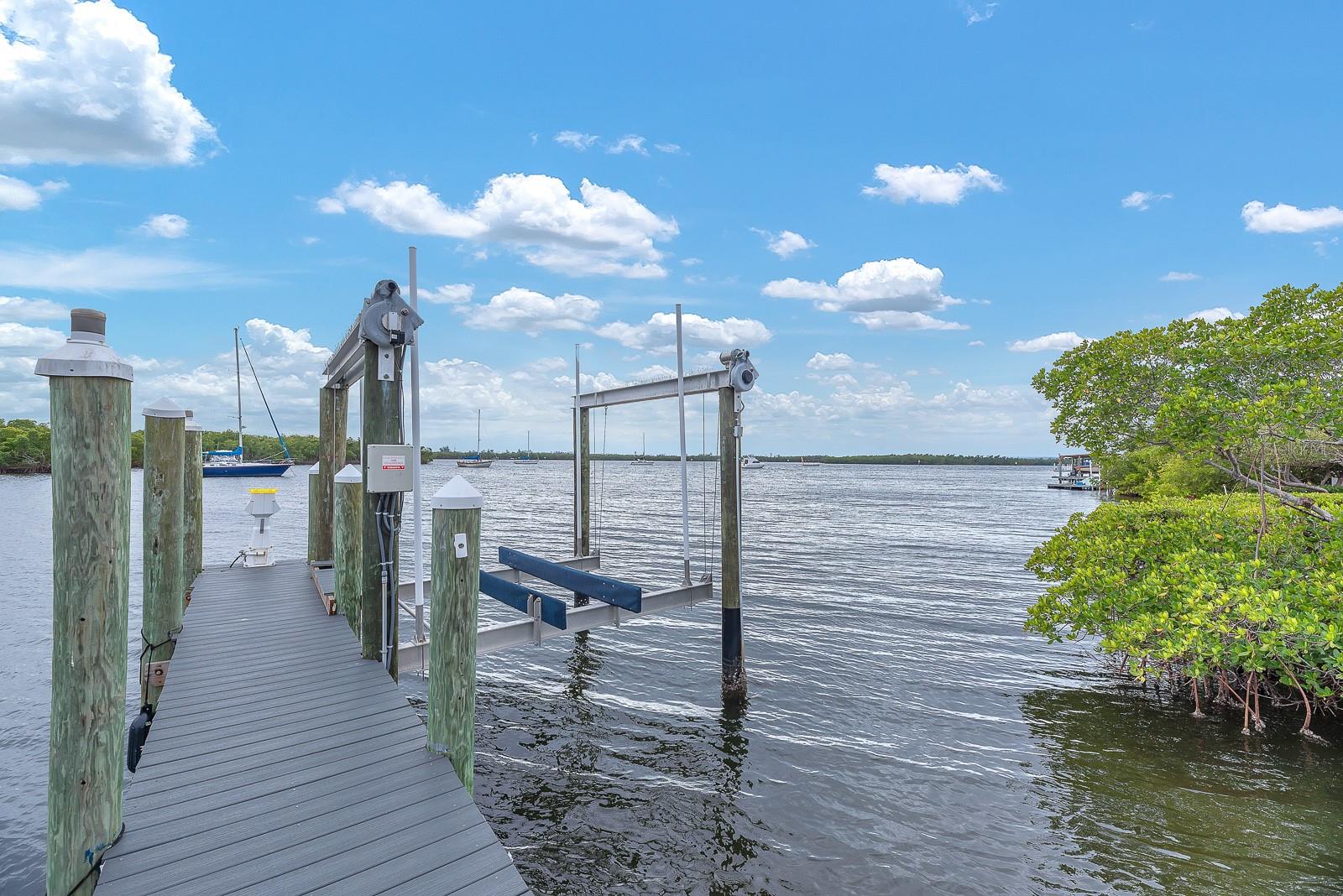 3304 W SHELL POINT RD, RUSKIN, FL, 33570