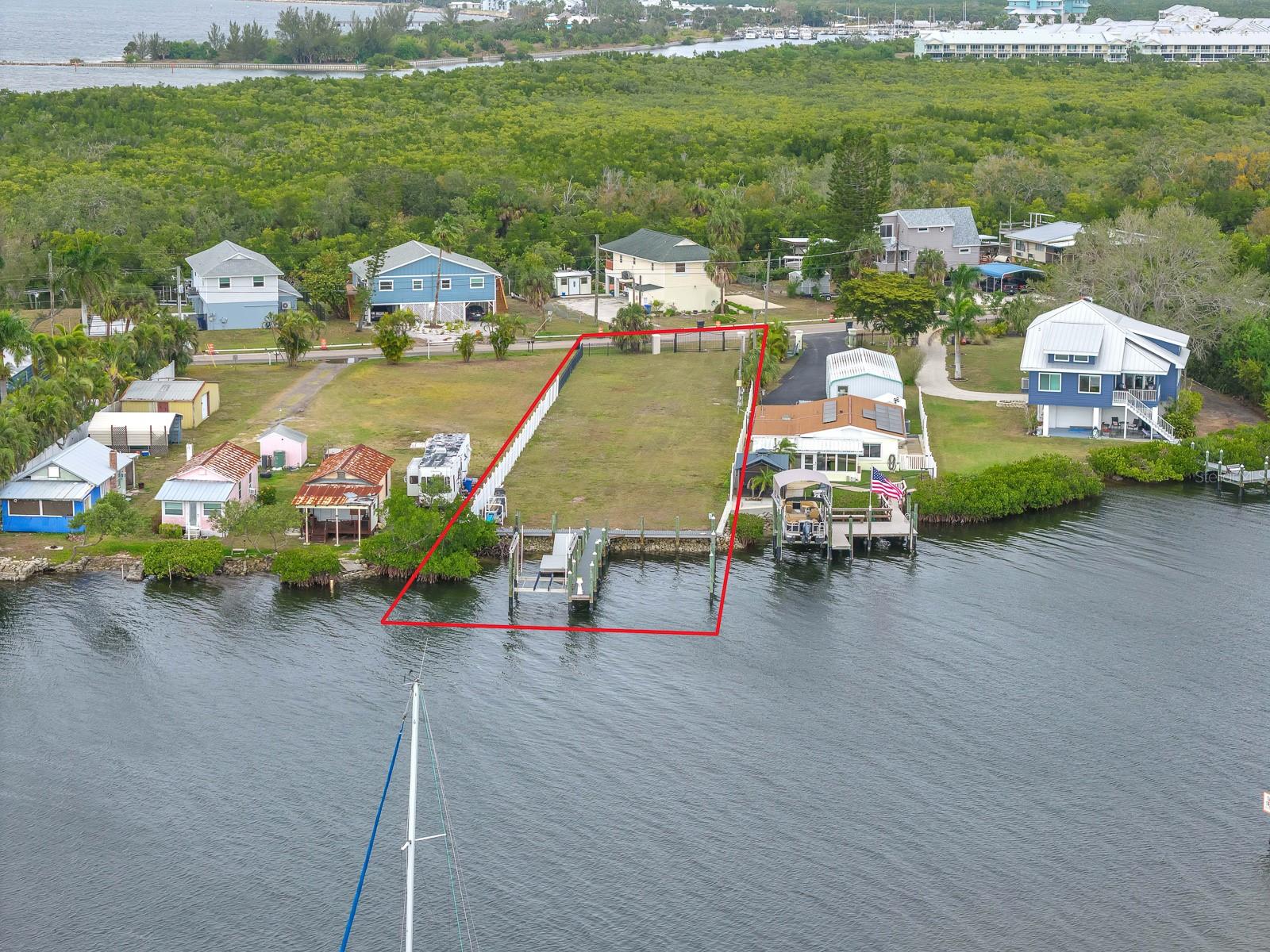 3304 W SHELL POINT RD, RUSKIN, FL, 33570