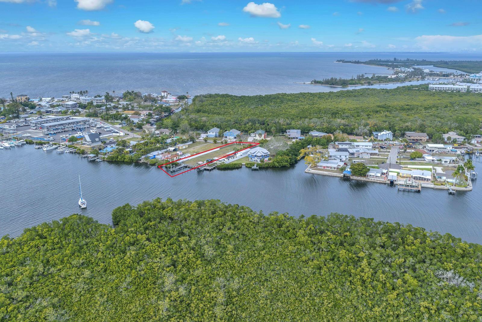 3304 W SHELL POINT RD, RUSKIN, FL, 33570