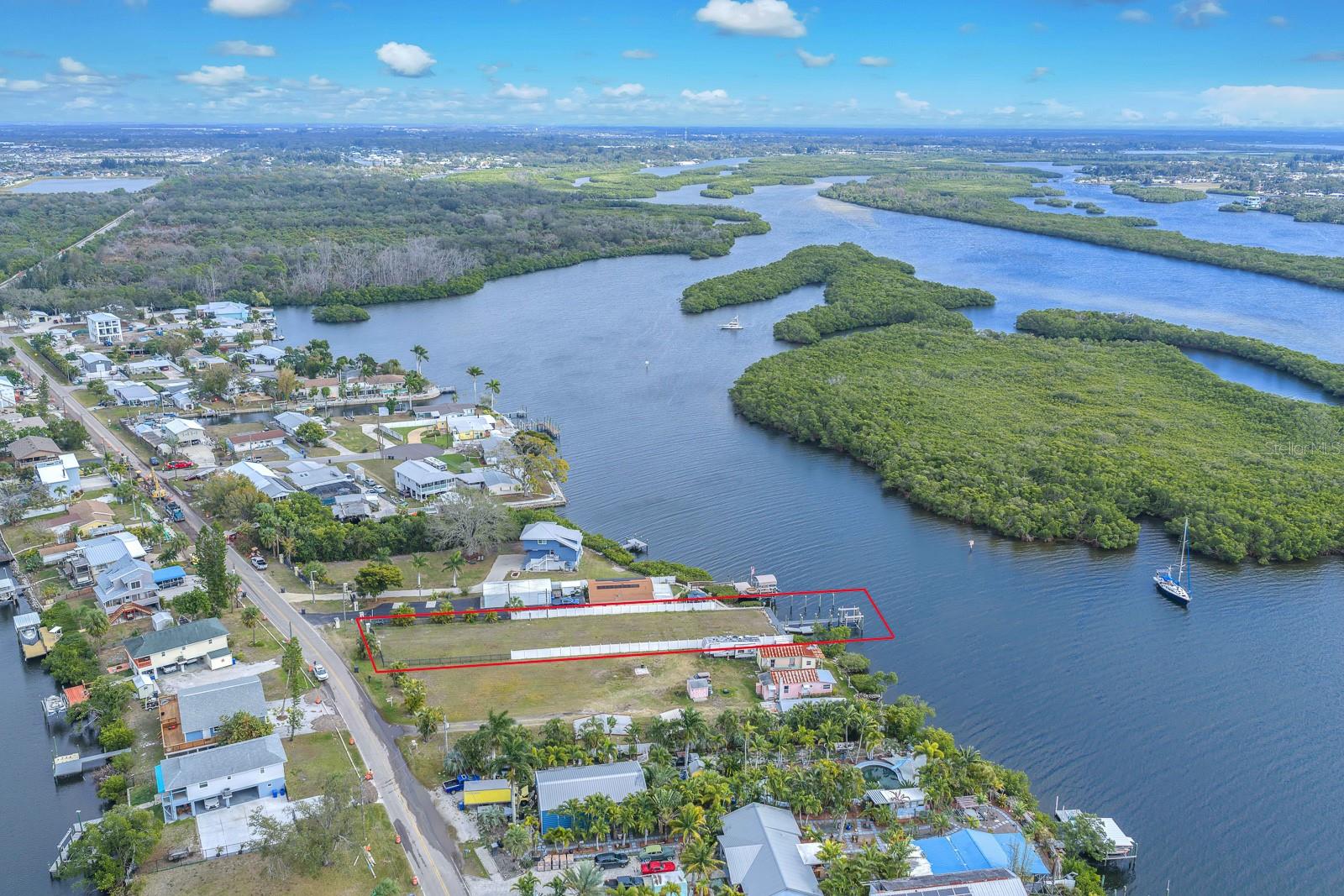 3304 W SHELL POINT RD, RUSKIN, FL, 33570