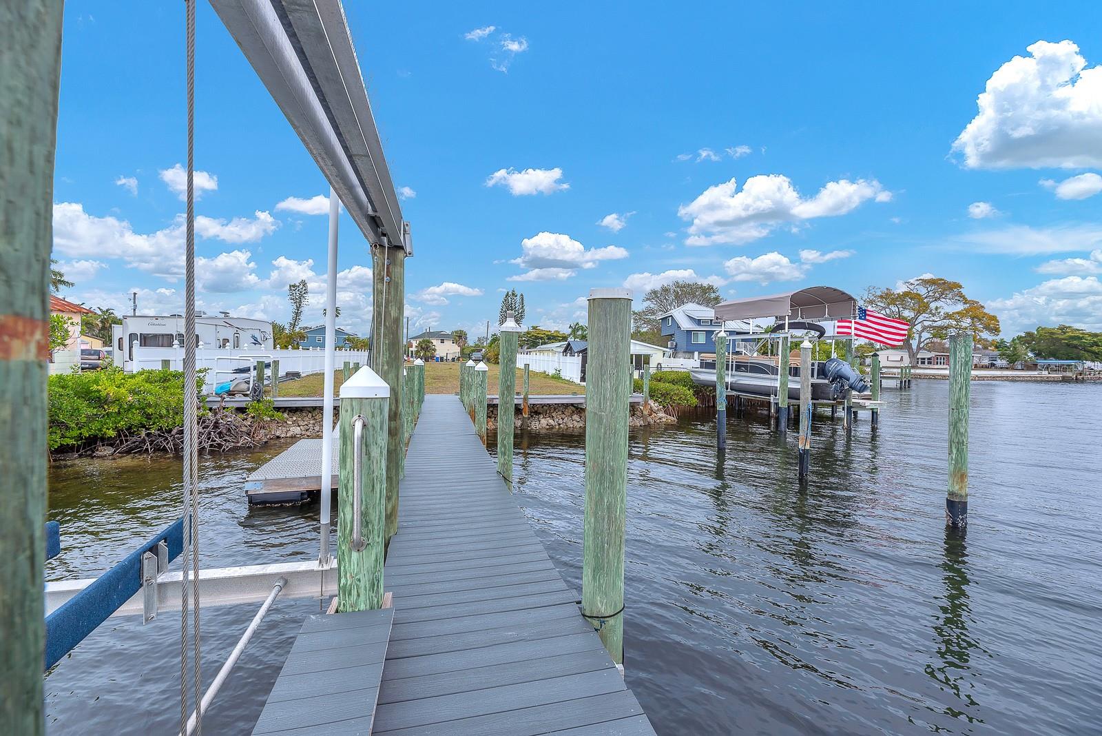 3304 W SHELL POINT RD, RUSKIN, FL, 33570