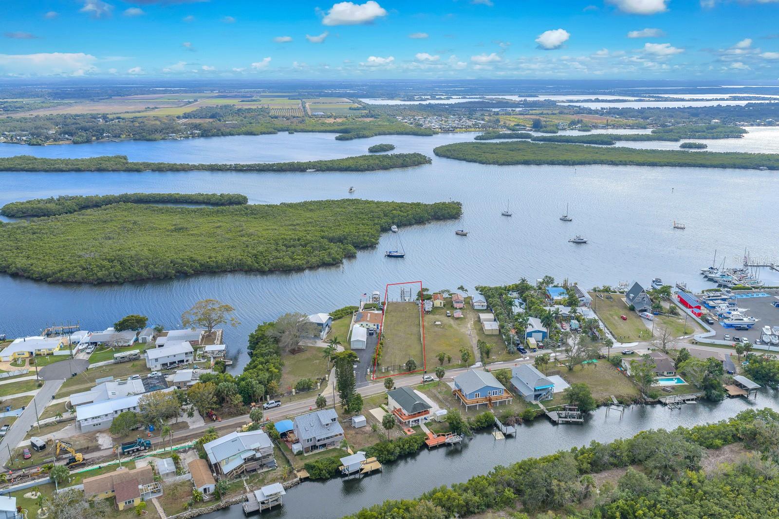 3304 W SHELL POINT RD, RUSKIN, FL, 33570