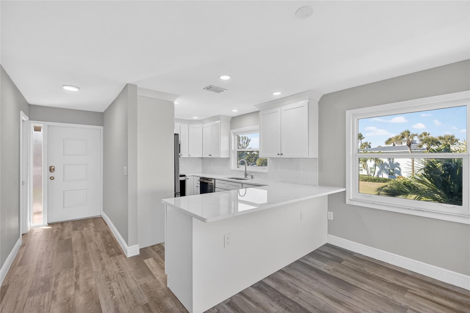 600 MANATEE AVE #212, HOLMES BEACH, FL, 34217