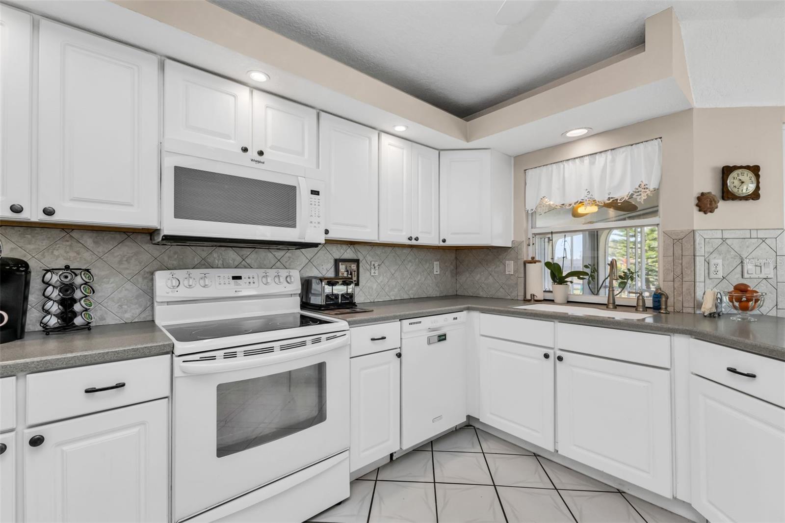 2153 ONONDAGA LN, PUNTA GORDA, FL, 33983