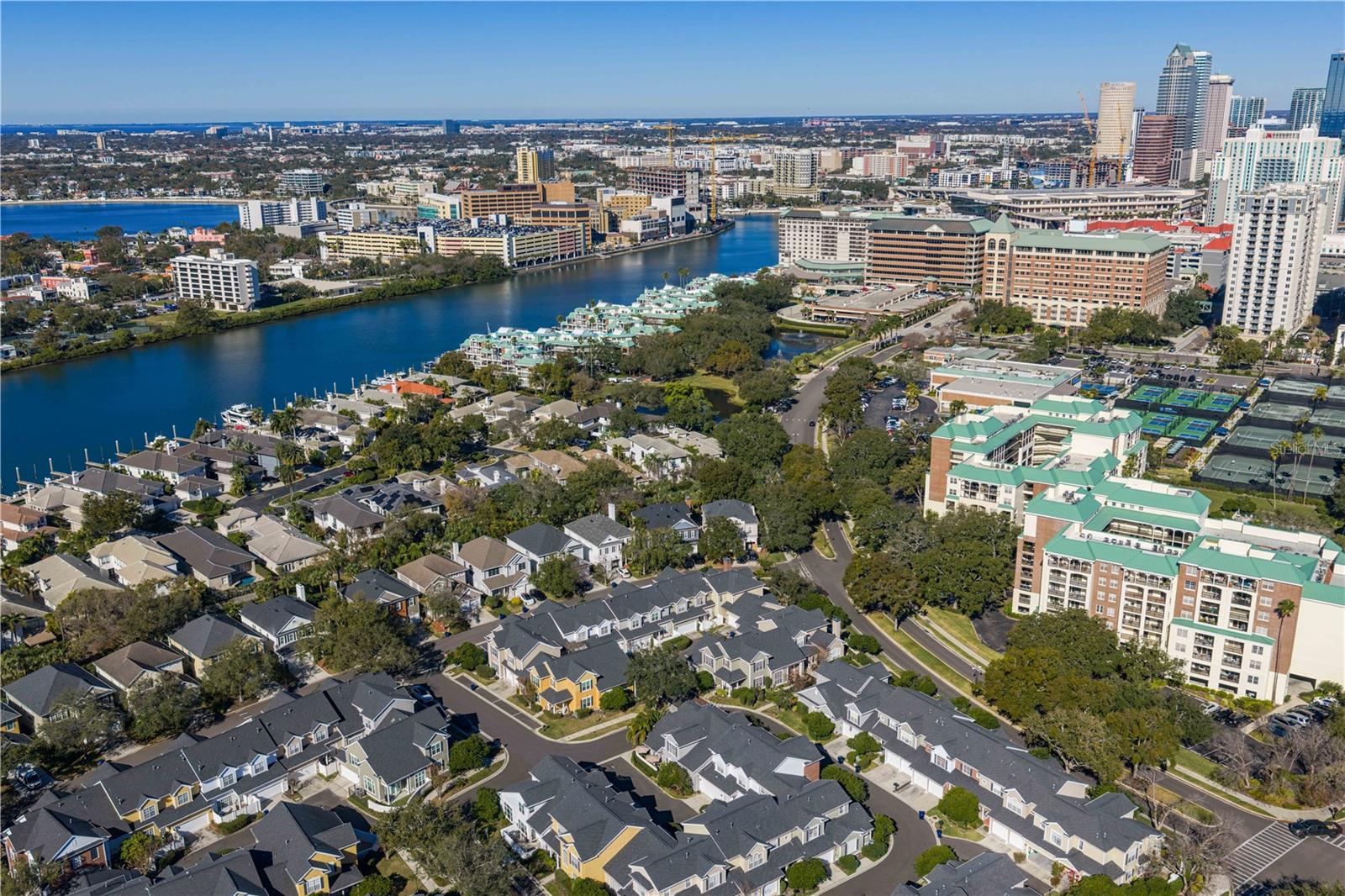 305 INNER HARBOUR CIR, TAMPA, FL, 33602