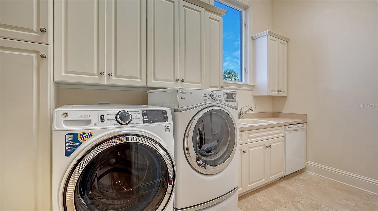 A4679610 Property Photo