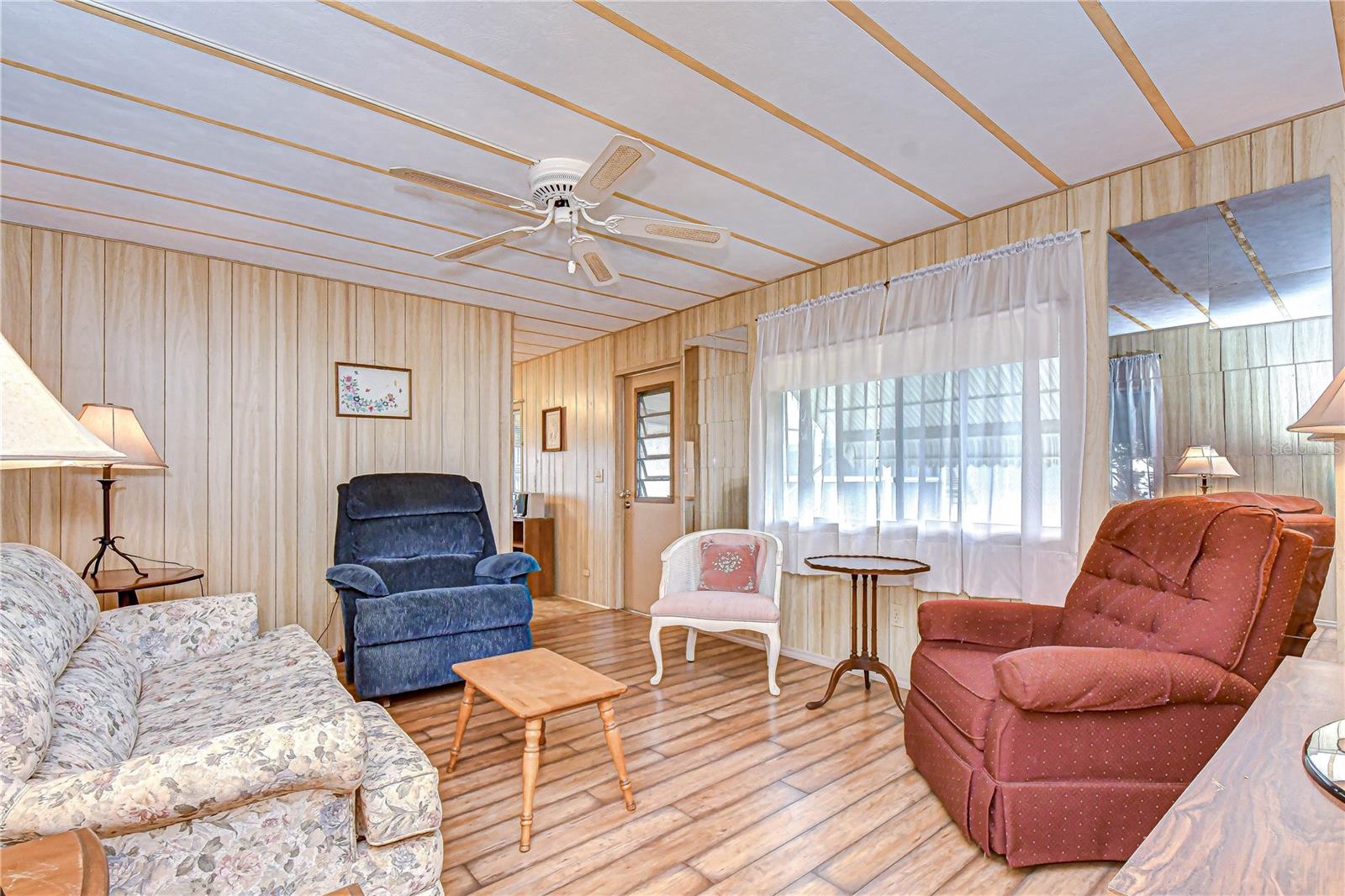 TB8468242 Property Photo