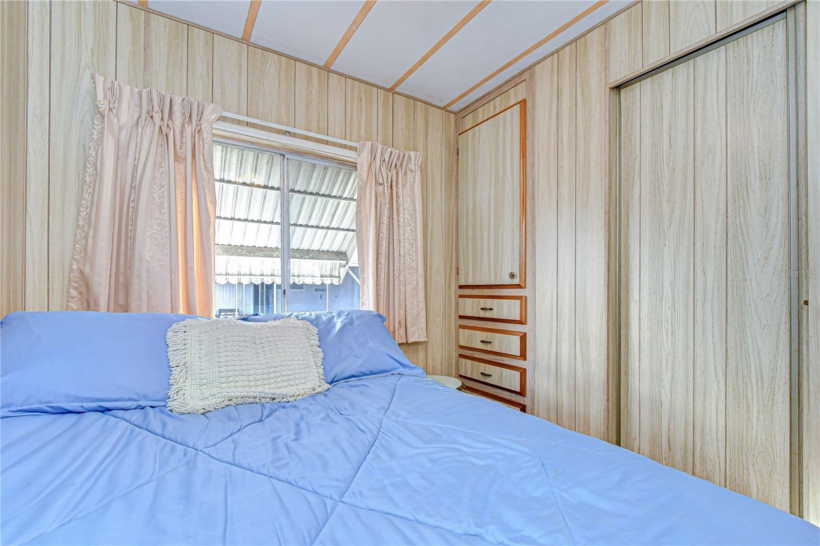 TB8468242 Property Photo