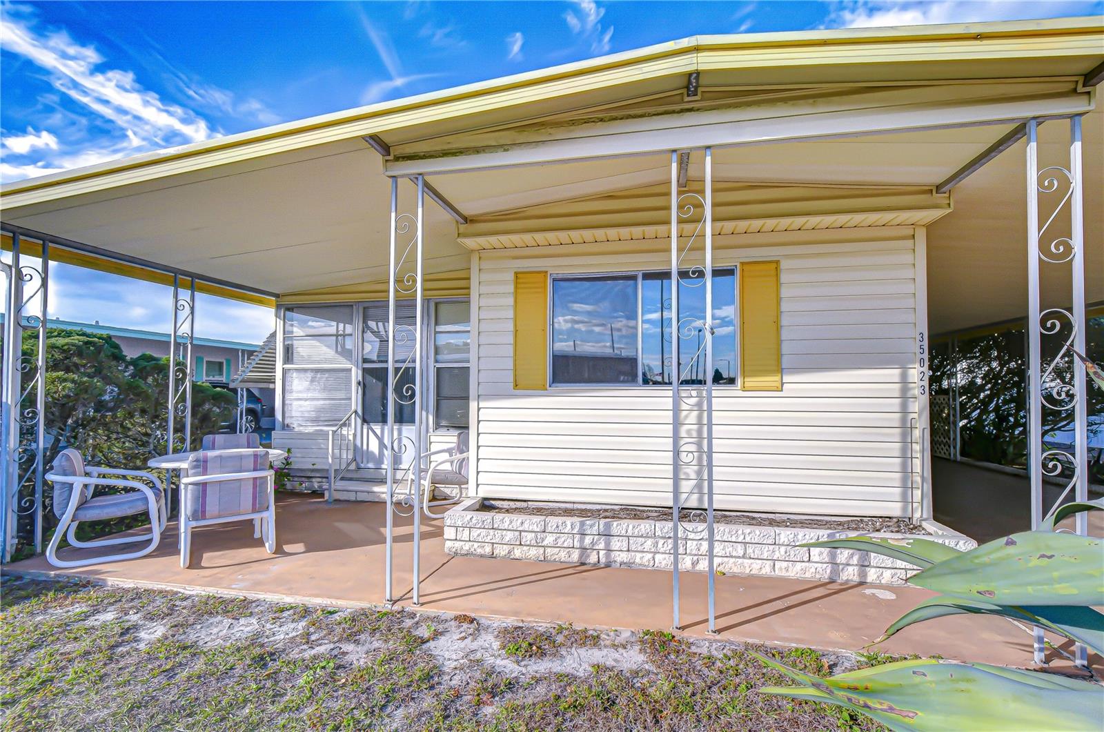 TB8468242 Property Photo