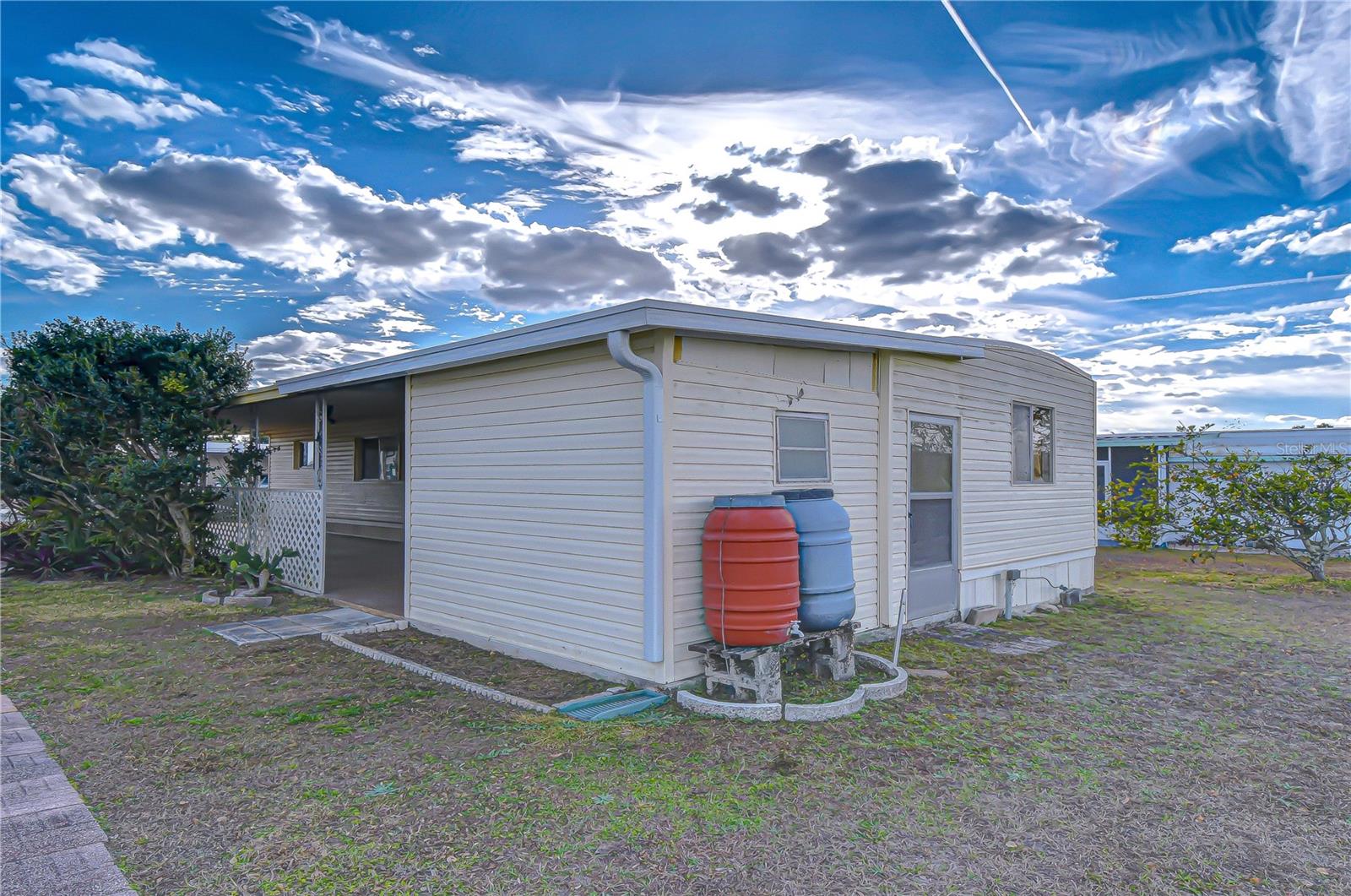 TB8468242 Property Photo