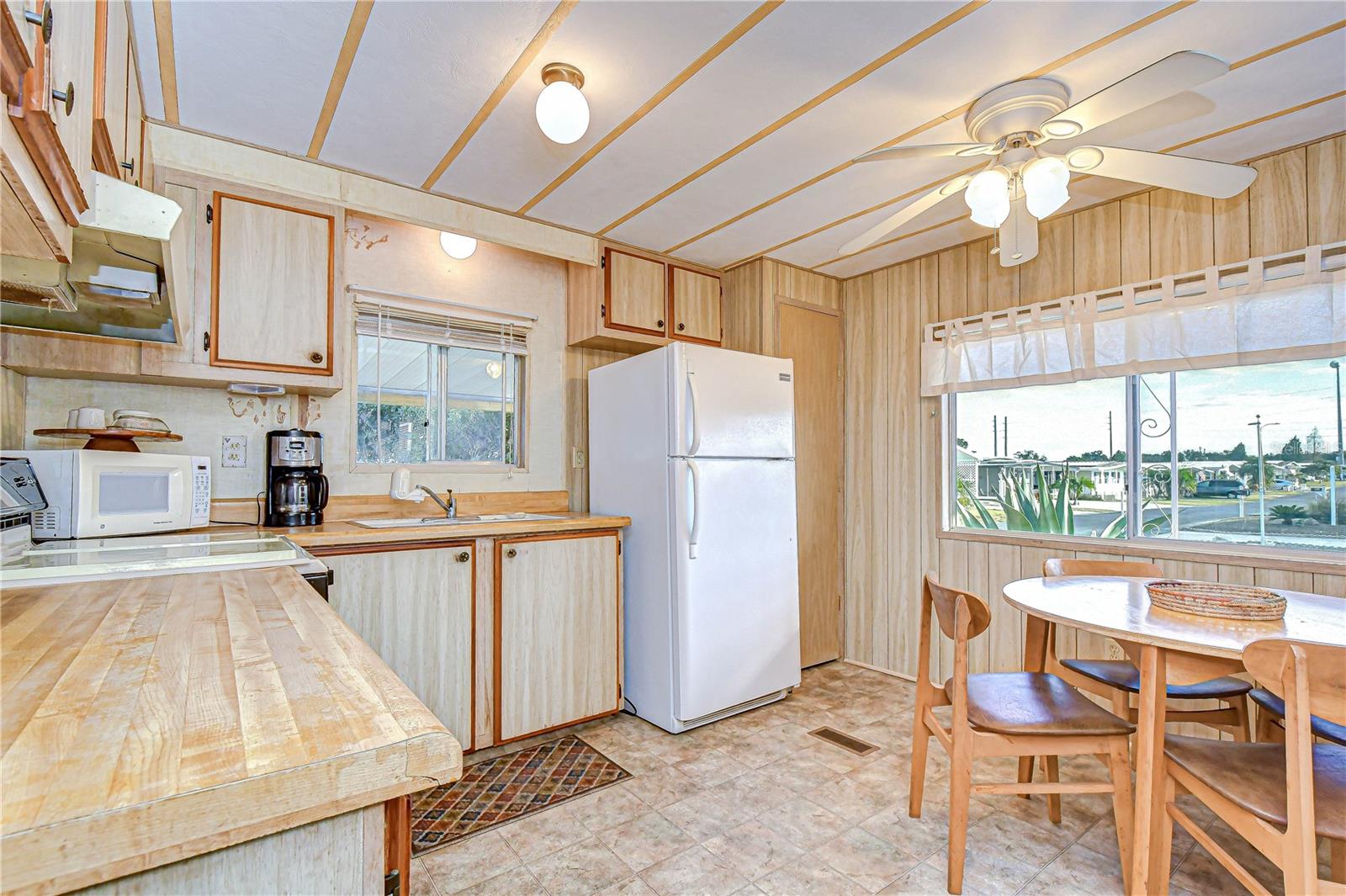 TB8468242 Property Photo