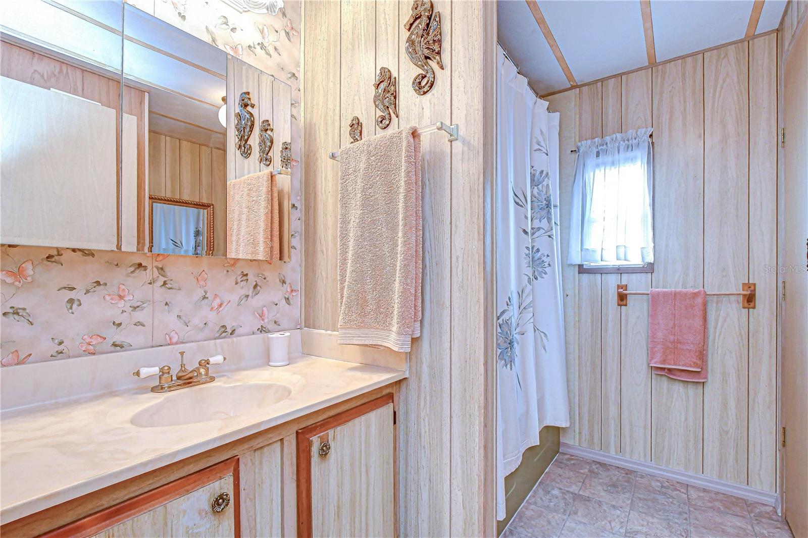 TB8468242 Property Photo