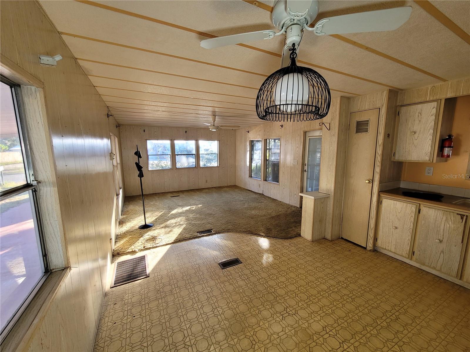 5021 HILL DR, ZEPHYRHILLS, FL, 33542