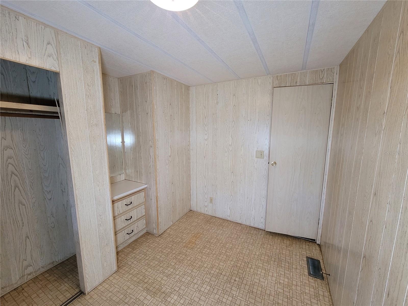 5021 HILL DR, ZEPHYRHILLS, FL, 33542