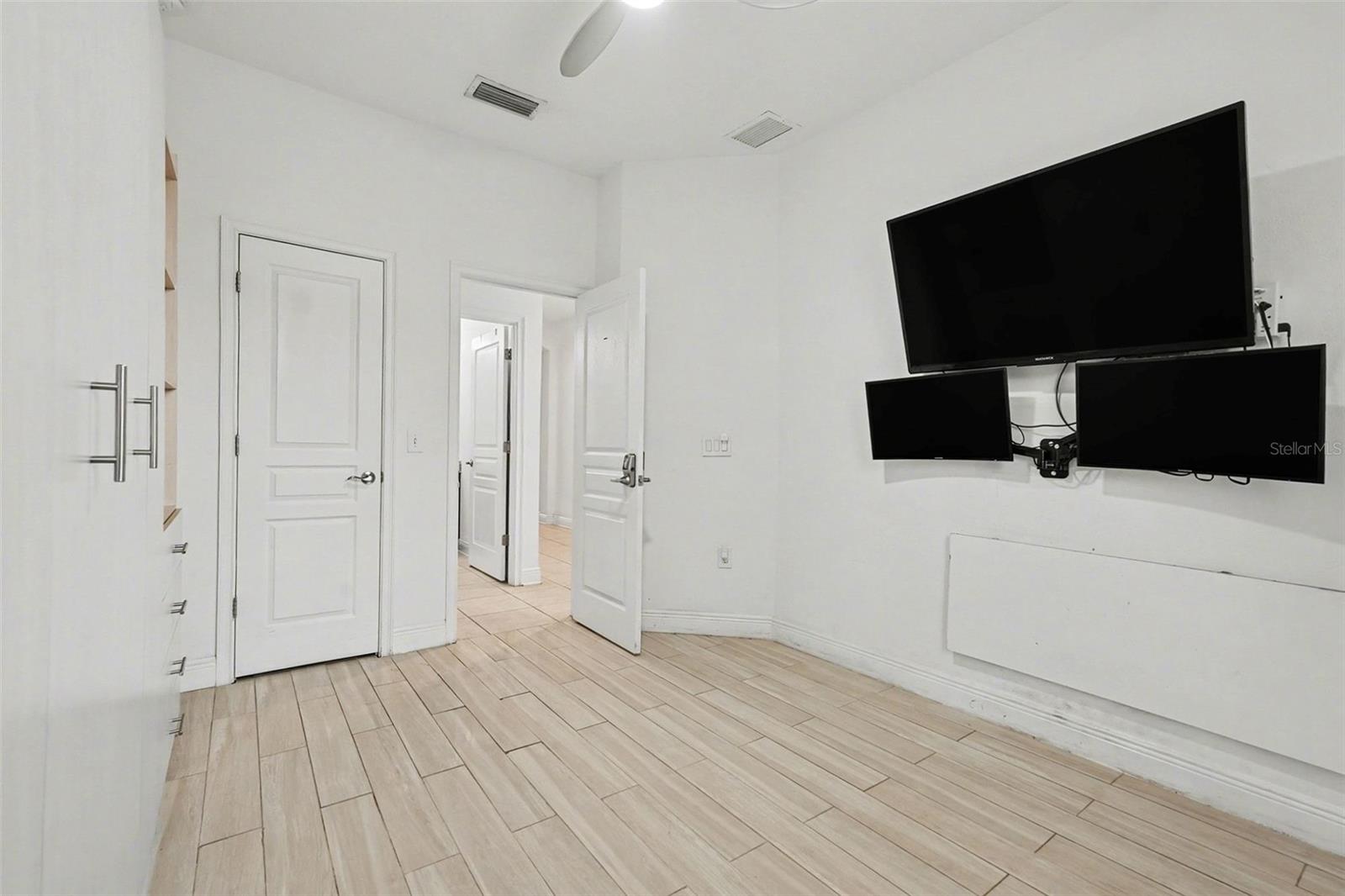 1903 W STATE ST, TAMPA, FL, 33606