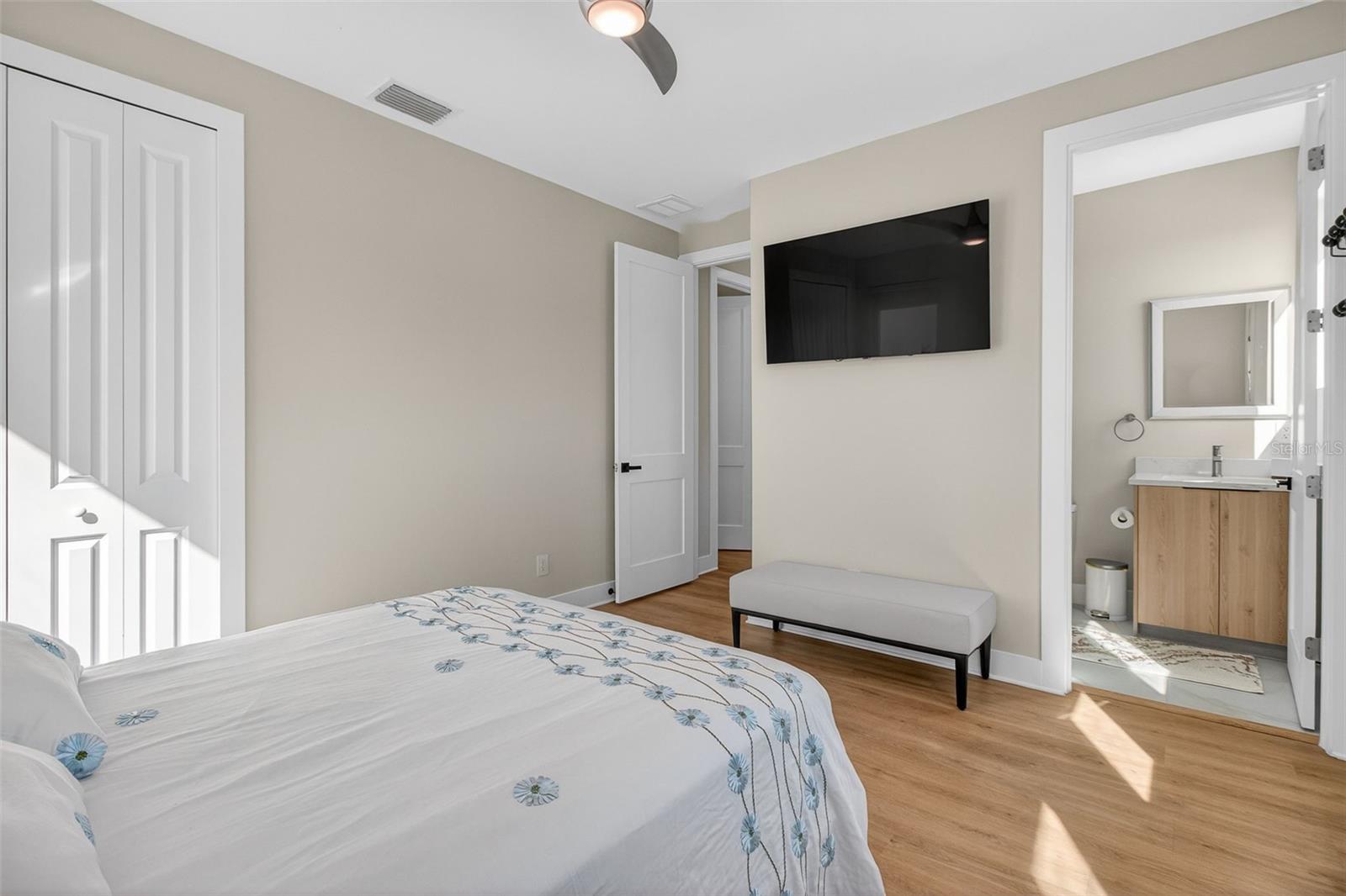 301 79TH ST S, ST PETERSBURG, FL, 33707